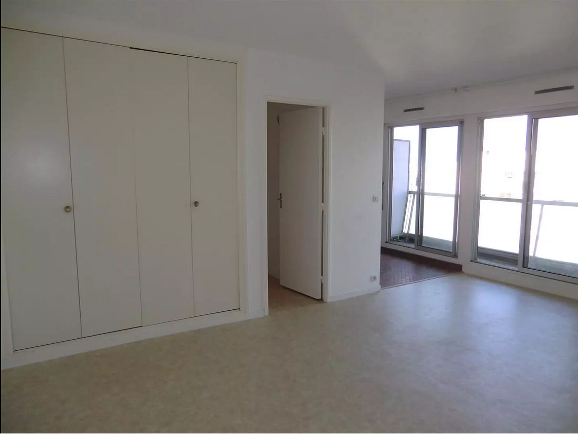 STUDIO à 2' RER A de 29.15 m2 + balcon et cave Saint Maurice